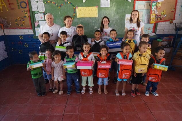 chiguines de nicaragua entrega el material