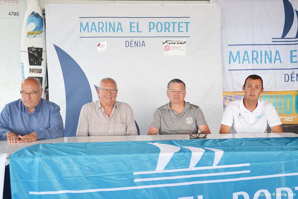 Crespo junto a Grimalt, Mira y Sanz en la presentación del Campeonato de España de Kite 2018