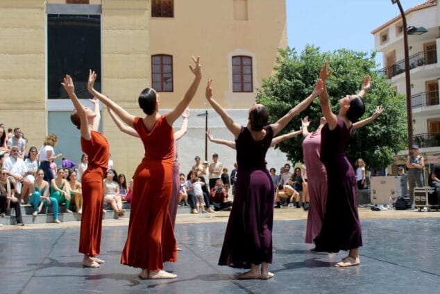 dansant a la marina en la plaza del consell