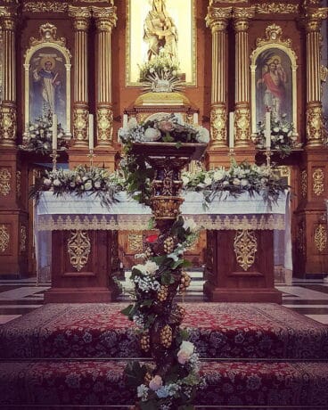 Decoración floral iglesia Floristería Azahar