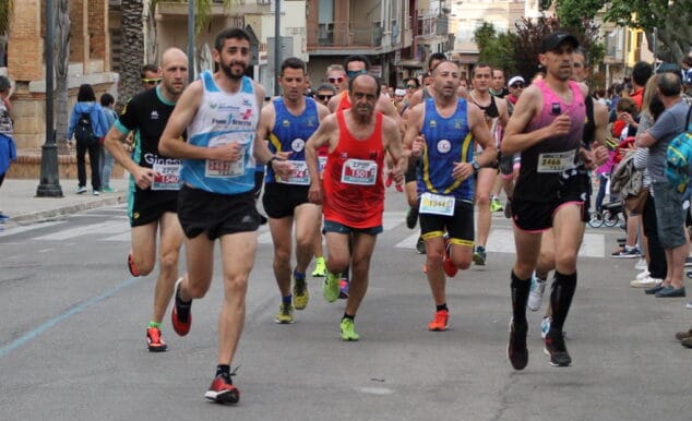 Miguel Angel Martínez fue el mejor de los dianenses en la 'XXXVI Volta a Peu de Pego' 6 el veterano vicente llopis