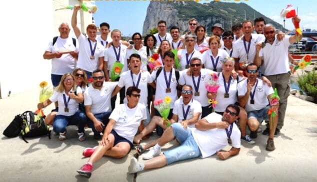 El Club Rem Marina Dénia sumó dos títulos de campeón de España de remo 3 equipos veteranas y veteranos del club rem marina denia campeones de espana