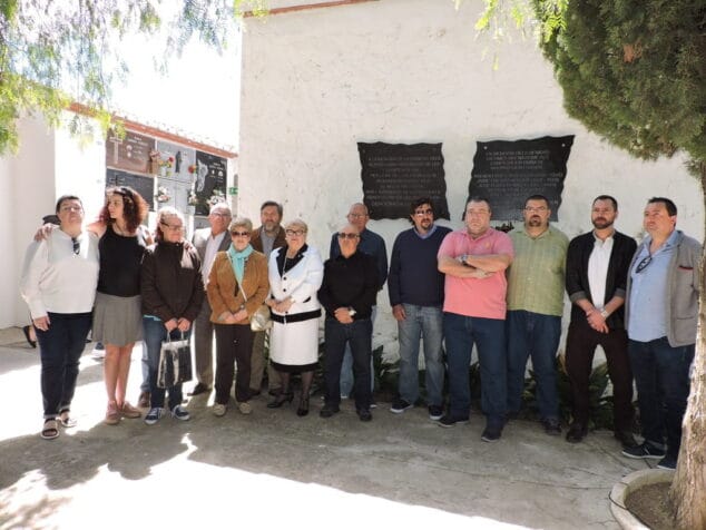 Los dianenses internados en campos de concentración nazis serán recordados para siempre gracias a una placa instalada en el cementerio 4 familiares de los dianenses enviados a campos de concentracion nazis