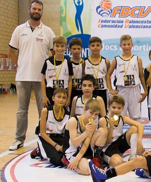Jugadores del equipo mixto Dénia Básquet 08 participaron en la concentración benjamín de fin de temporada 2 guillermo saoro y massi