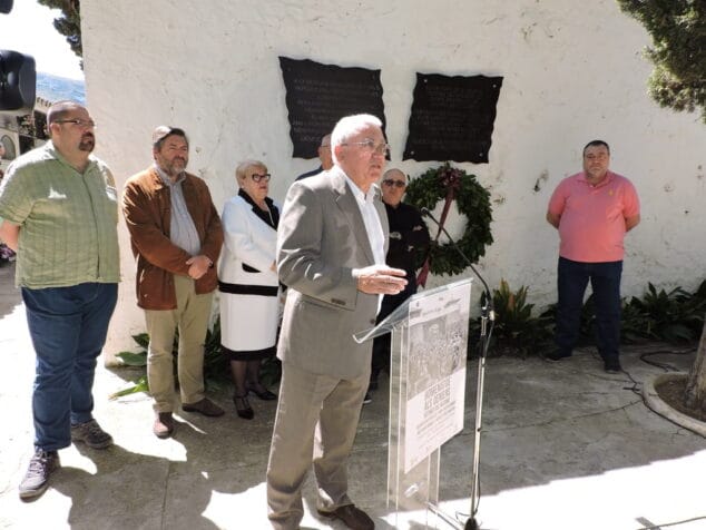 Los dianenses internados en campos de concentración nazis serán recordados para siempre gracias a una placa instalada en el cementerio 5 homenajean en denia a las victimas del nazismo