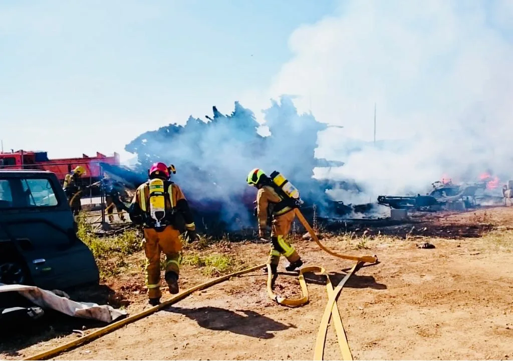 Incendio de una embarcación en Dénia