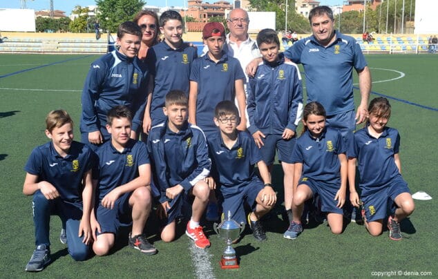 El CD Dénia con un Panucci en plan estelar doblegó a la UD Benigánim (4-0) 9 llorens molina con sus chicos