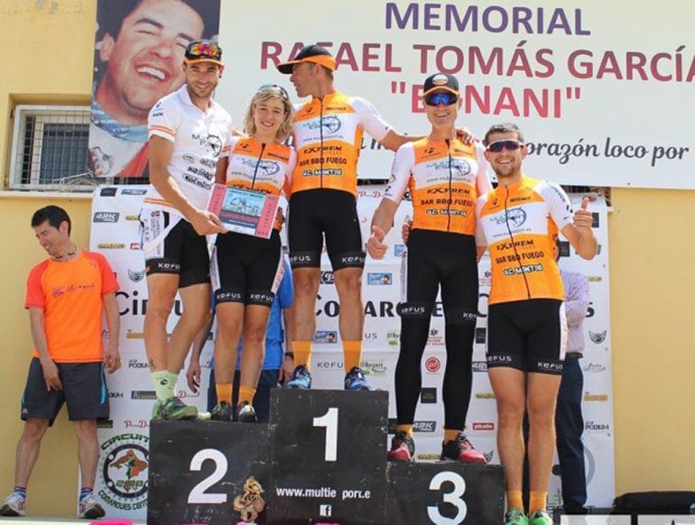 Los del Multiesport.UCMontgó en Villar del Arzobispo
