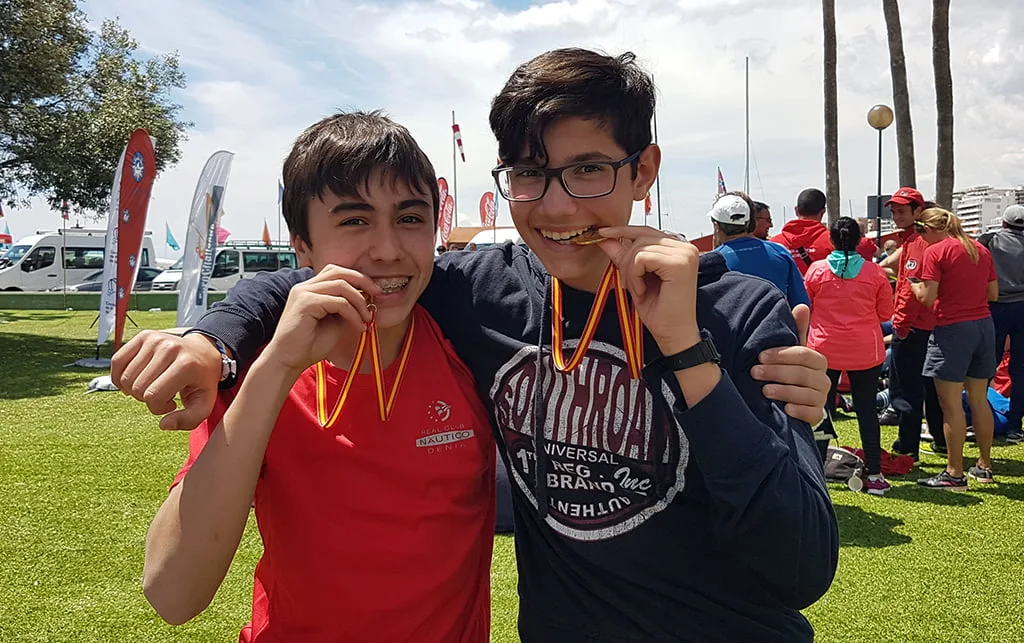 pablo orgiler y miguel abarca con la medalla de oro