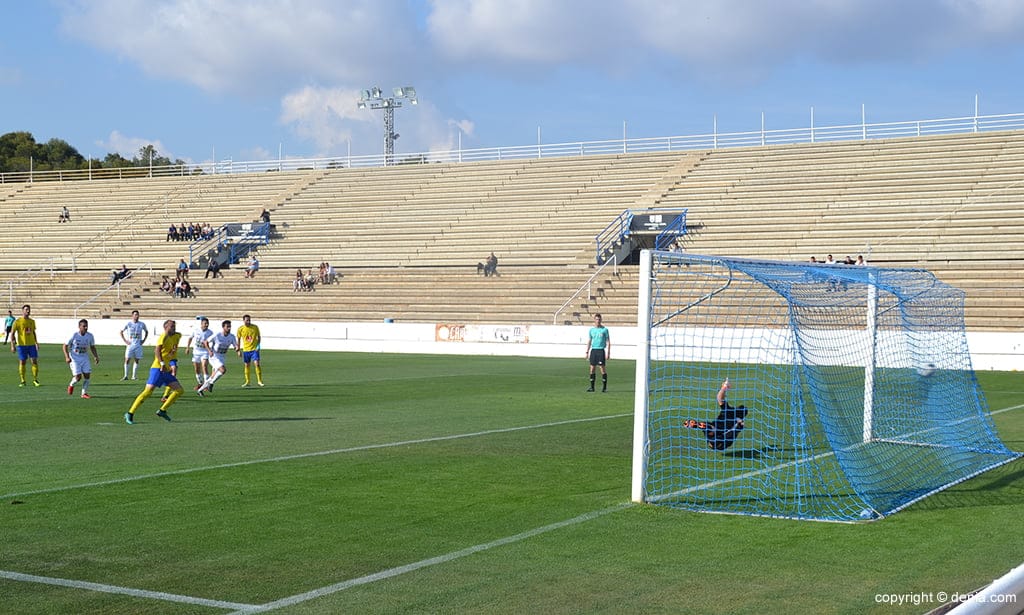 panucci marcando el primer gol