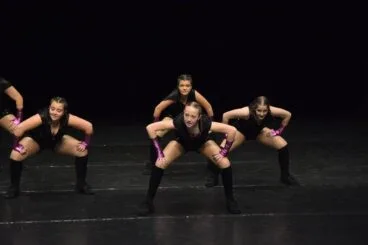 Participación de alumnos de Babylon en concursos de danza como grupo