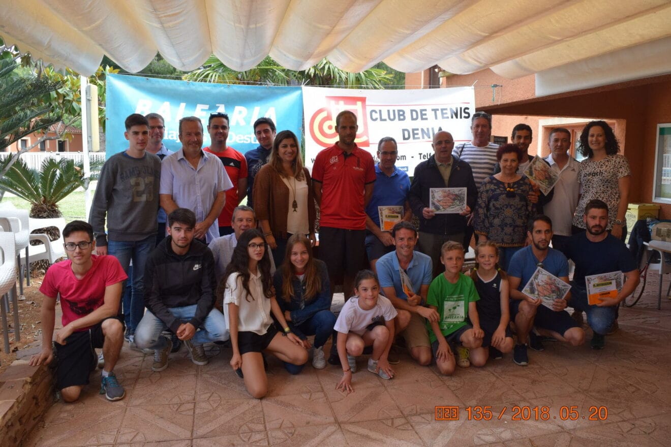 Participantes de la Liga de Pádel del CT Dénia