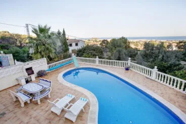 piscina con vistas vacation villas