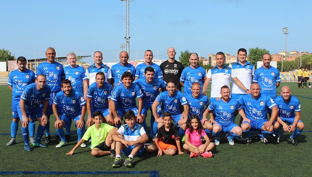 Oliva Veteranos más líder tras la derrota del Kamarca Dénia en la Liga de Fútbol Veteranos 1 plantilla ud oliva veteranos