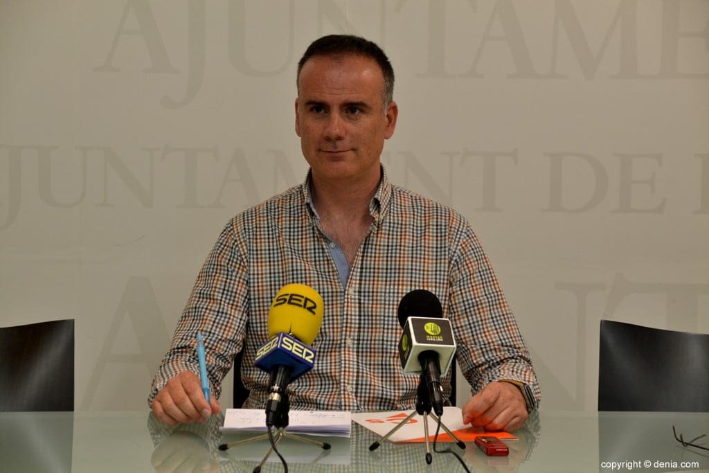 sergio benito explica los problemas detectados en la adjudicacion de los chiringuitos