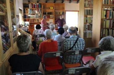 Tertulia literaria en la Fundación Chirbes