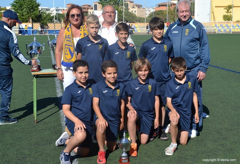 Toni Lledó con sus chicos