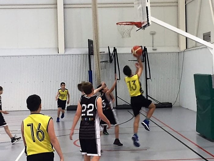 un infantil dianense lanzado a canasta