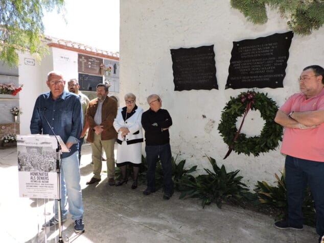 Los dianenses internados en campos de concentración nazis serán recordados para siempre gracias a una placa instalada en el cementerio 11 vicent grimalt en el homenaje a los dianenses enviados a campos de concentracion