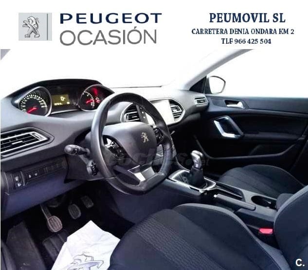Peumóvil dispone de un PEUGEOT 308 semi nuevo por solo 14200€* 6 volante y detalles interior del vehiculo ocasion peugeot 308 peumovil