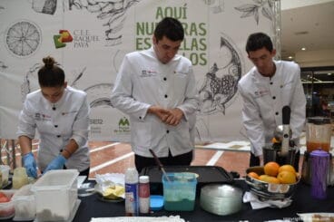Desayuno de los alumnos del Raquel Payá en Portal de la Marina – alumnos