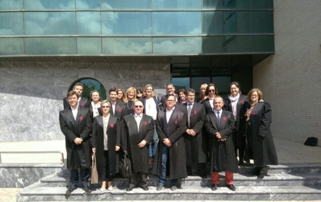 abogados se concentran en denia