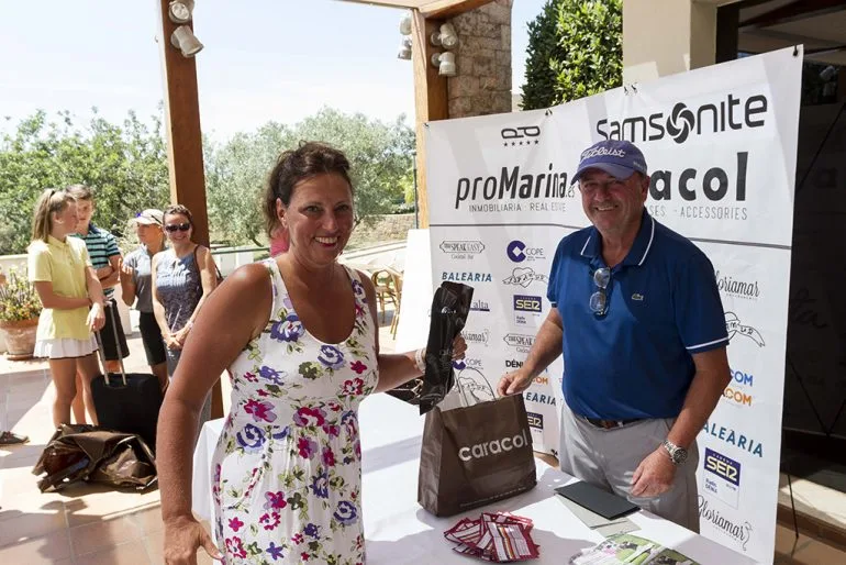Agraciada en el sorteo de regalos