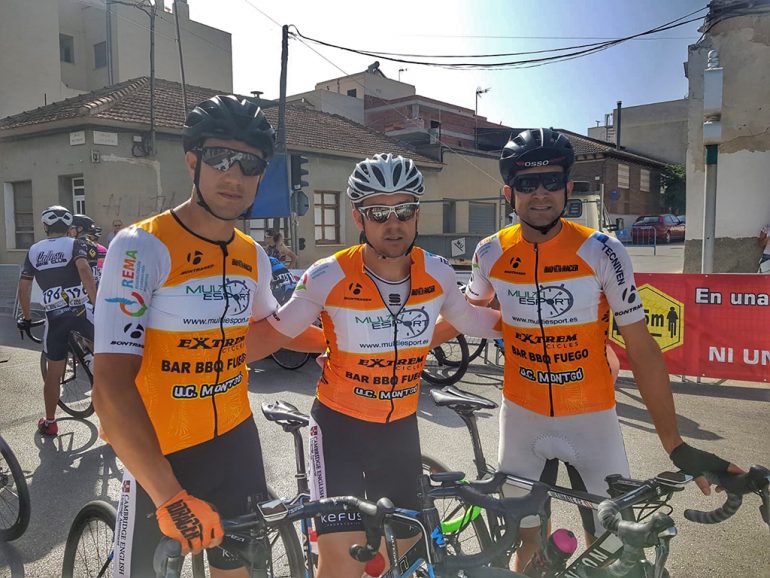 ciclistas del equipo multiesport ucmontgo