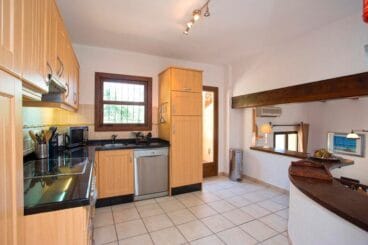 Cocina luminosa Casa Berg Quality Rent a Villa