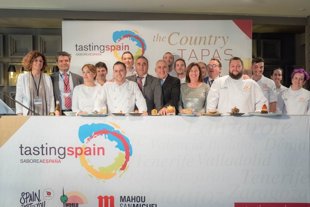 Cocineros participantes en el Día Mundial de la Tapa