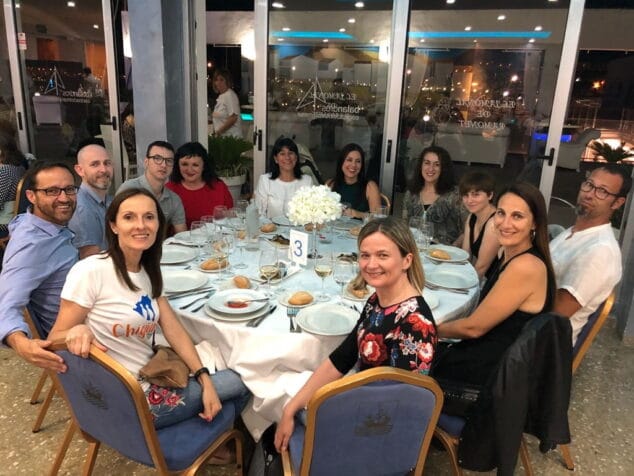 colaboradores con la cena solidaria de chiguines