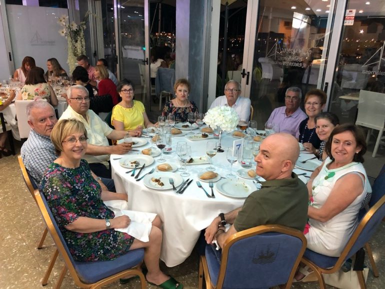 Collaborators with the solidary dinner of Chigüines in Dénia