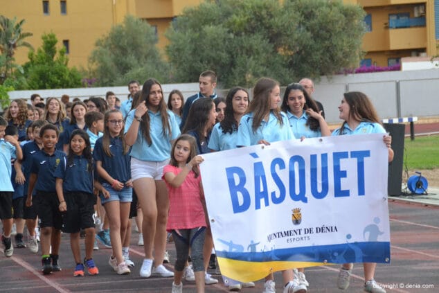 desfile escuela de basquet