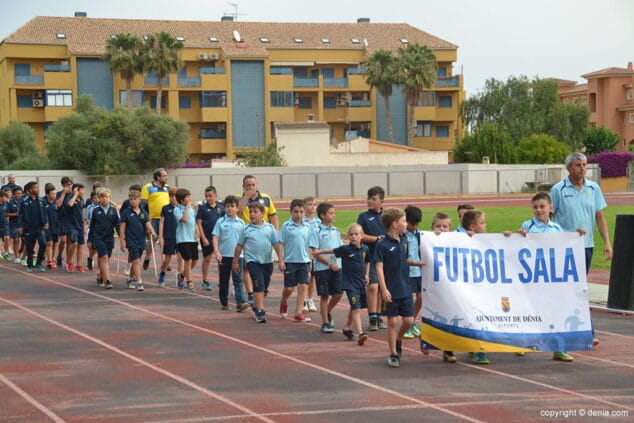 desfile escuela de futbol sala