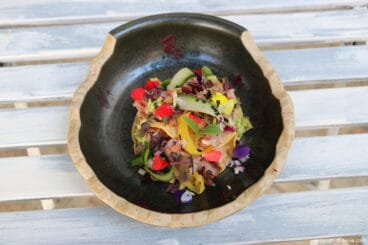 Ensalada con varias inspiraciones Restaurant Orígens Dénia