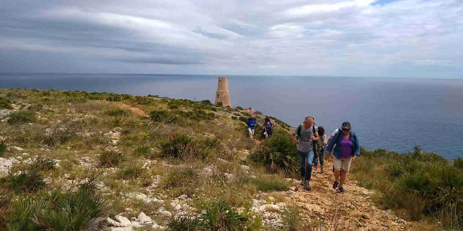 Más de 180 personas participan en el programa 'Excursions en Familia 2017/2018' 1 excursion a la torre del gerro