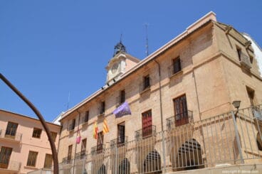 fachada del ayuntamiento de denia