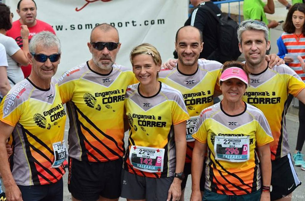 grupo enganxant a correr de denia