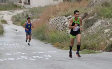 jose manuel garcia encabezando la carrera