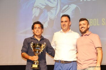 Jugadores del Reale Seguros-Audífonos Romany subcampeones Liga Oro