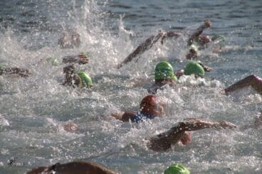 nadadores en la milla verde de benissa