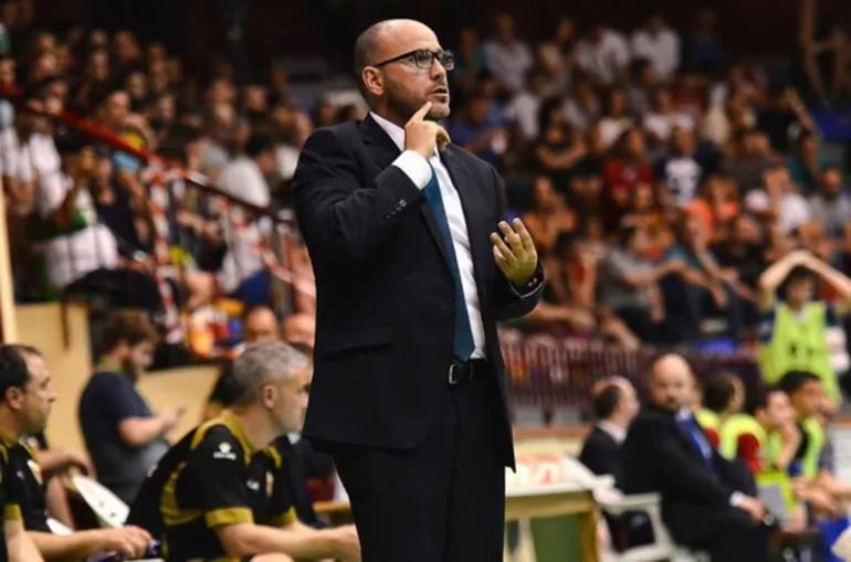 Óscar García Poveda entrenador del Club Fútbol Sala Mar Dénia