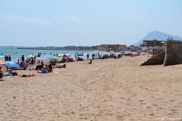 playa de les deveses en denia