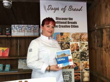 Raquel López Van Beek en el encuentro del pan de Cracovia