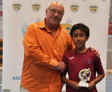 Roberto Acuña máximo goleador alevín