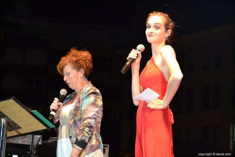 FIC Dénia 2018 - Mónica Palacios y su ayudante