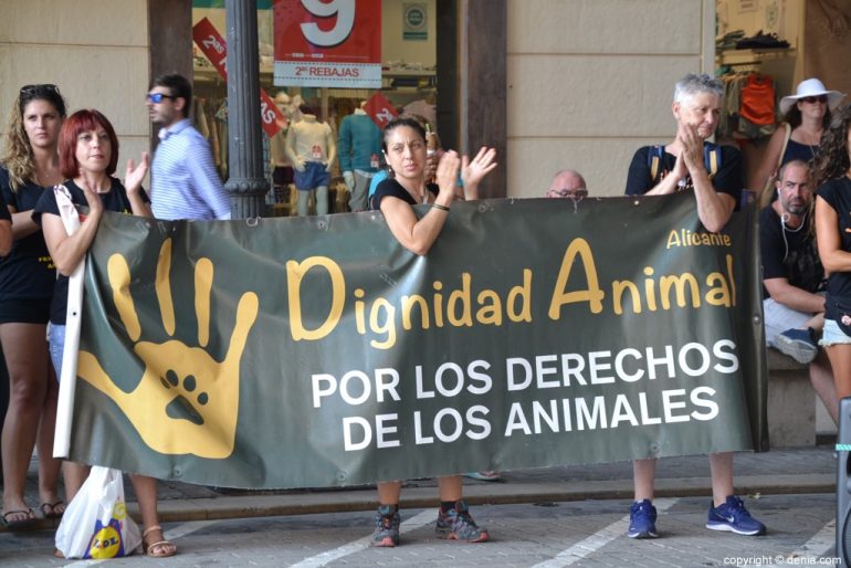 Manifestation anti-corrida à Dénia - Dignité animale Alicante