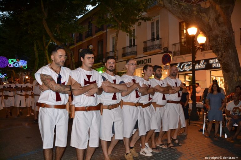 Einzug der Mauren und Christen bei den Dénia-Feierlichkeiten - Filà Templaris