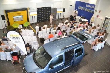 Donación solidaria Grupo Ginestar Dénia – Acto Renault Ginestar