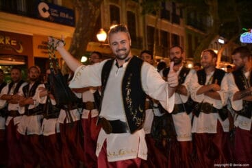 Entrada de moros y cristianos en las fiestas de Dénia – Filà Abencerrajes